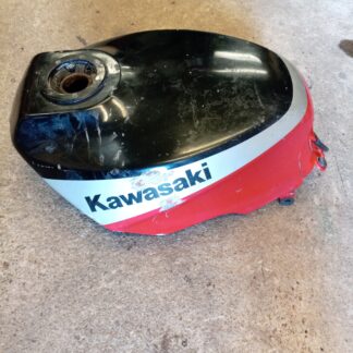 Kawasaki GPZ 500/600R-86 Polttoainetankki
